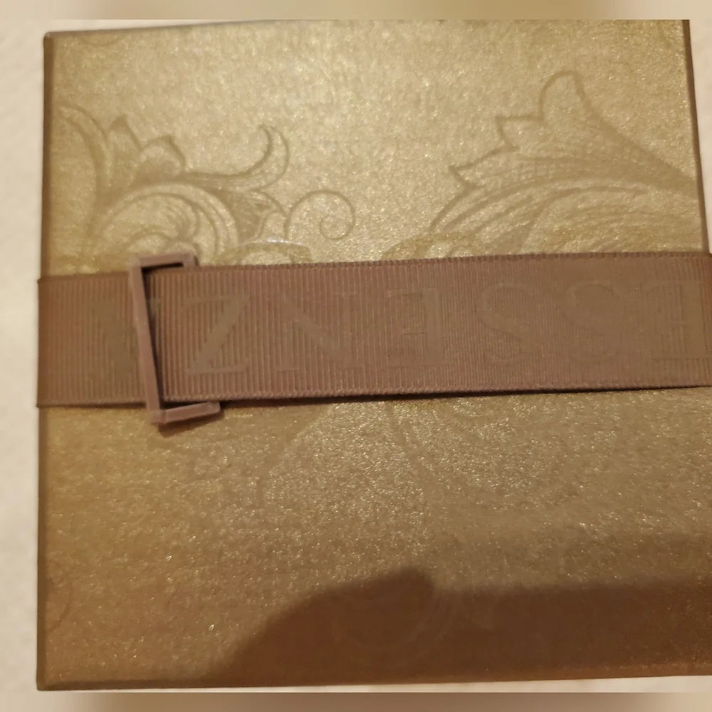 Essenza luxury essential